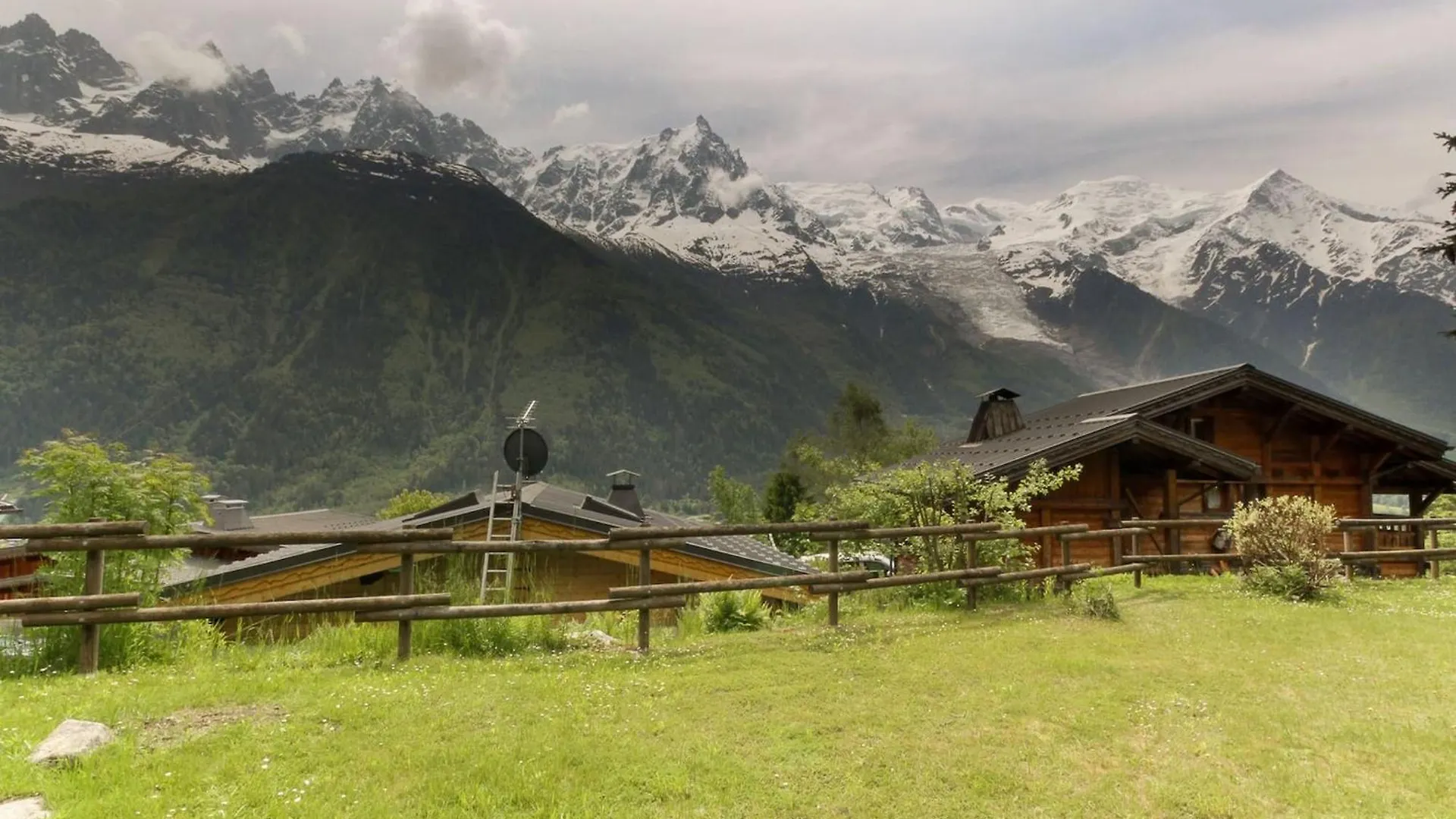 Le Cretet 2 - Best Views Of The Mont-Blanc Chamonix Apartment